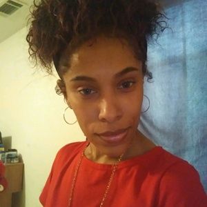 Meet your Posher, Kimberly
